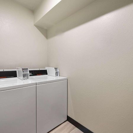 Hotel Super 8 By Wyndham Columbus Esterno foto