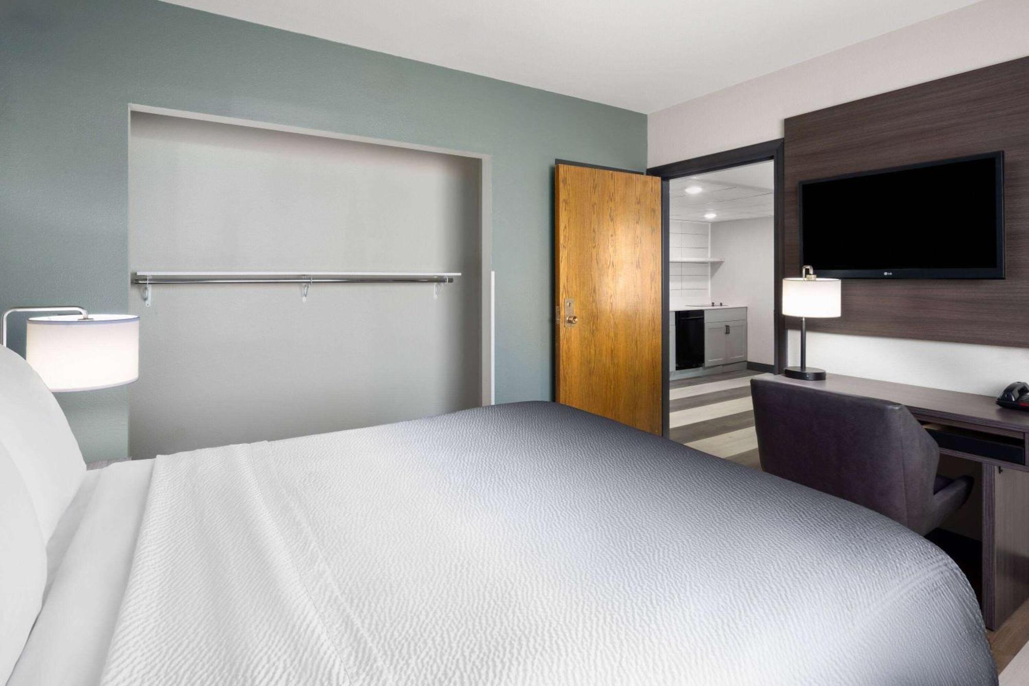 Hotel Super 8 By Wyndham Columbus Esterno foto