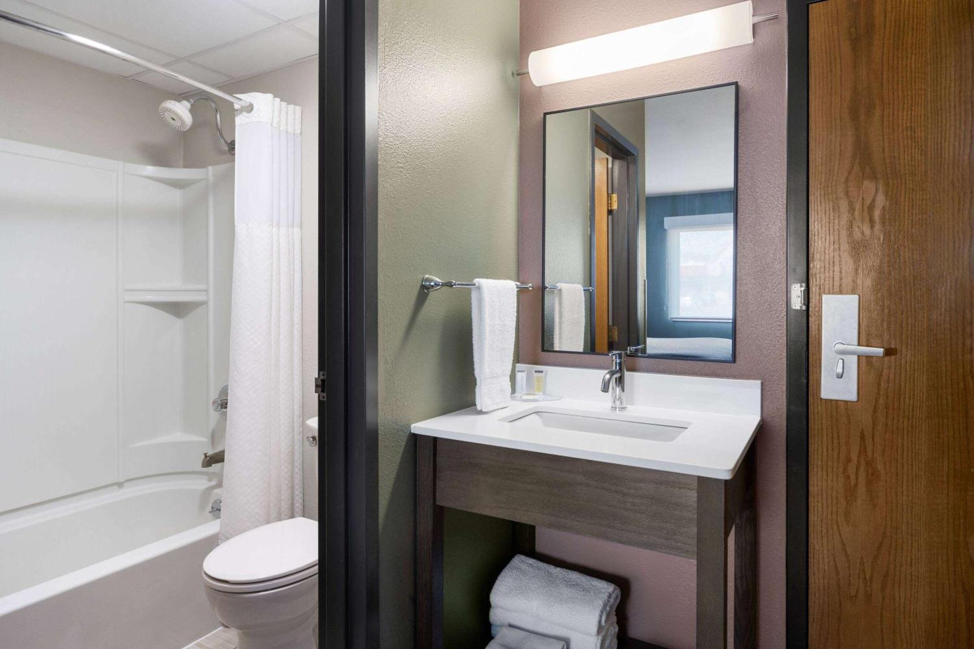 Hotel Super 8 By Wyndham Columbus Esterno foto