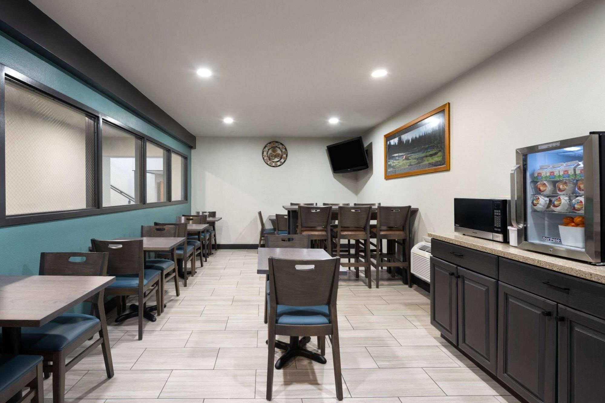 Hotel Super 8 By Wyndham Columbus Esterno foto