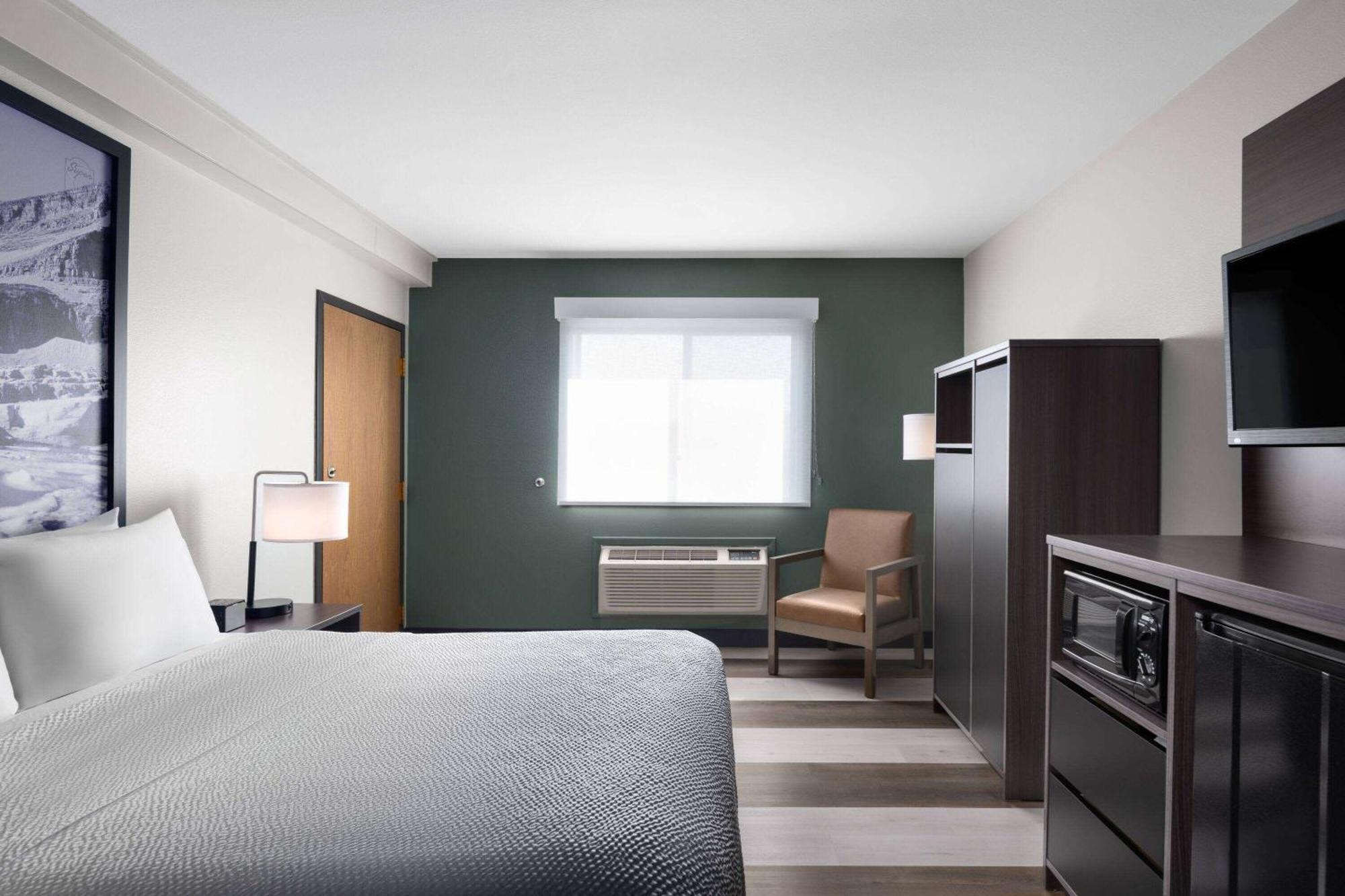 Hotel Super 8 By Wyndham Columbus Esterno foto