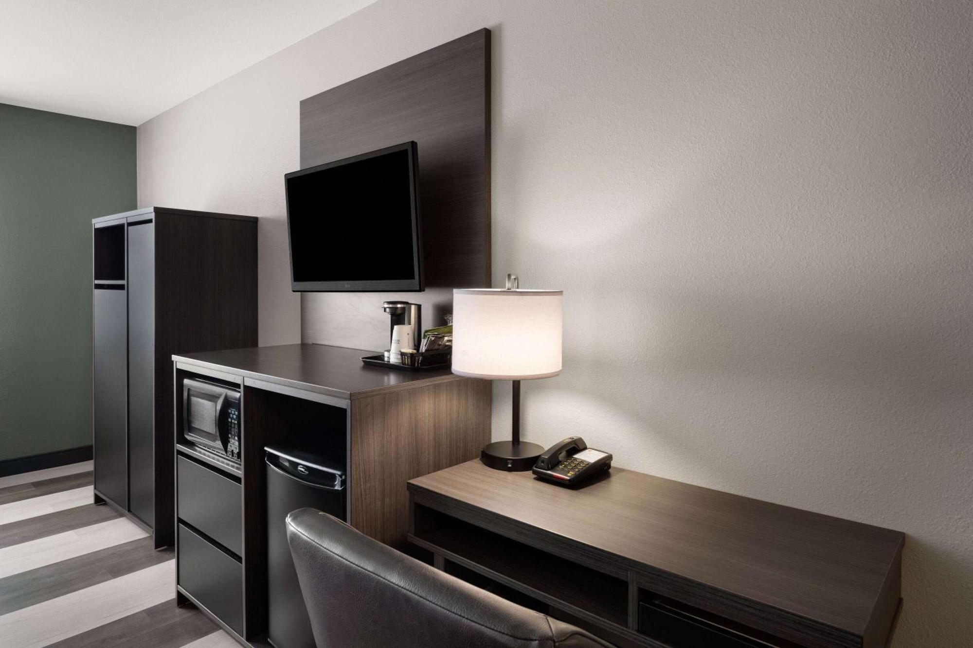 Hotel Super 8 By Wyndham Columbus Esterno foto